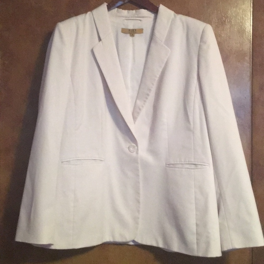 Alex Marie white blazer.